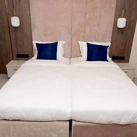 아파트 луксозни делукс мечката 보테브그라드